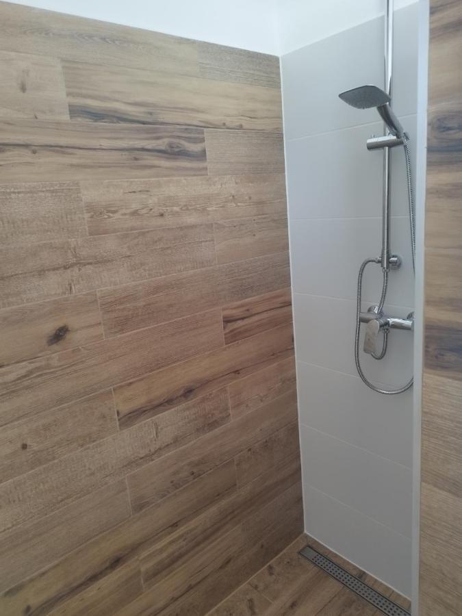 Ubytovanie Vo Dvore Badin Esterno foto